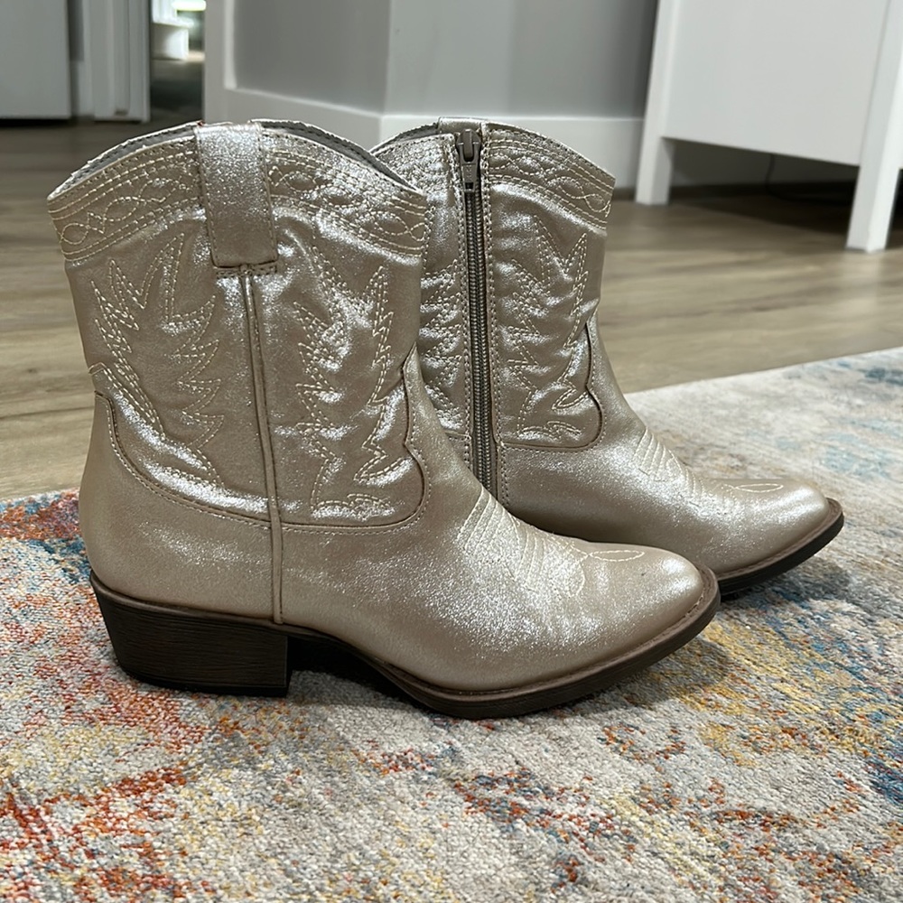 Coconuts By Matisse Booties - image 1